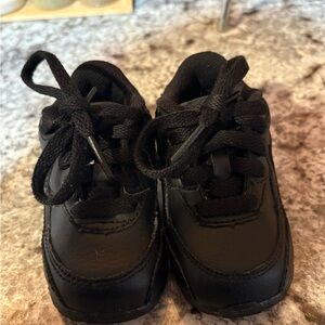Nike Kids Black Low-Top Lace-Up Sneakers